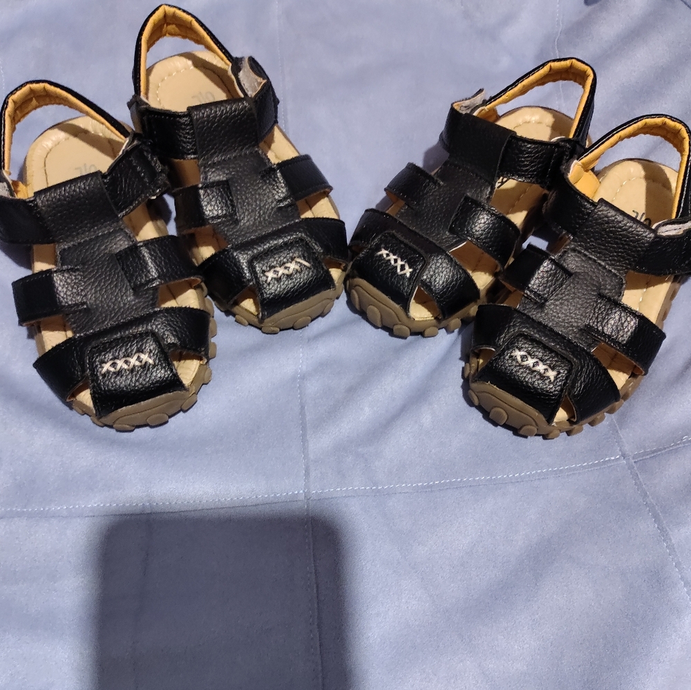 Leather sandals